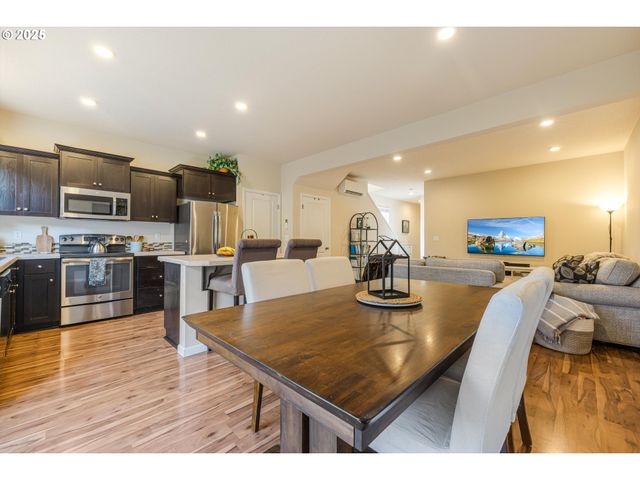 17230 Sw 120TH Pl, Portland, OR 97224