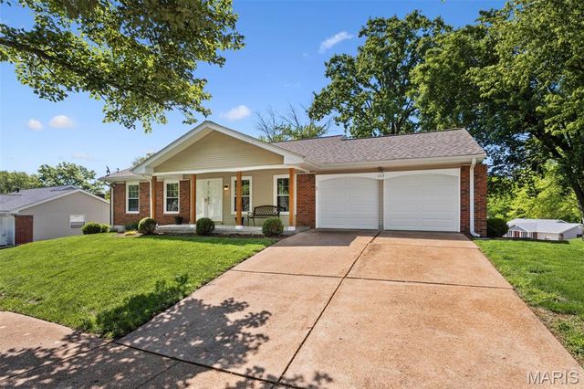 1513 Ploma Drive, Ballwin, MO 63021