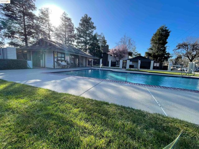 2416 Shadow Ln 74, Antioch, CA 94509