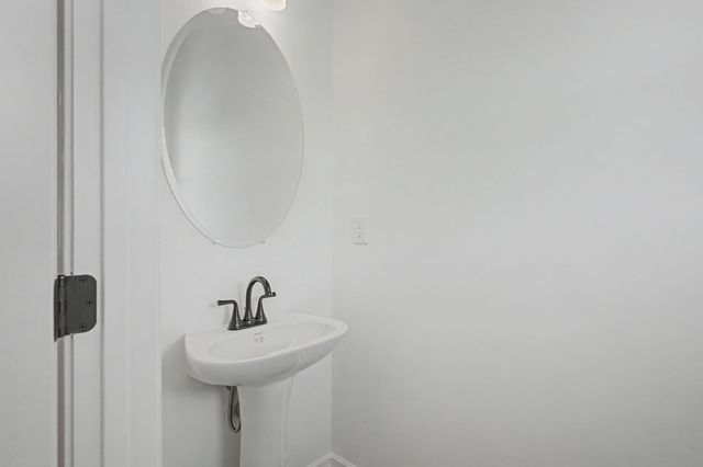 1141 Southerlynn Dr, White House, TN 37188