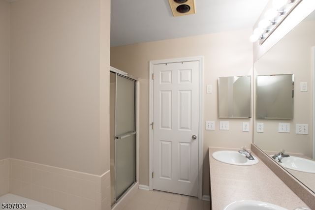 1058 Shadowlawn Dr, Green Brook Twp., NJ 08812