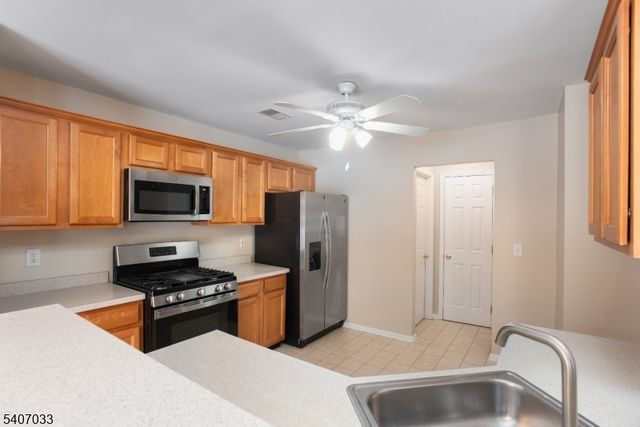 1058 Shadowlawn Dr, Green Brook Twp., NJ 08812