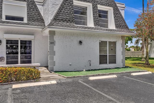 825 NE 26th Ave, Hallandale Beach, FL 33009