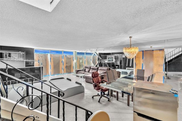 825 NE 26th Ave, Hallandale Beach, FL 33009