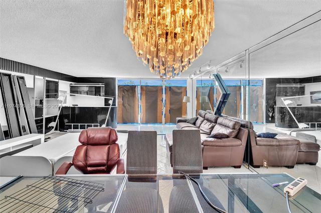 825 NE 26th Ave, Hallandale Beach, FL 33009