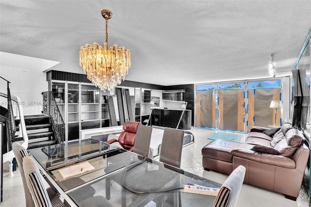 825 NE 26th Ave, Hallandale Beach, FL 33009