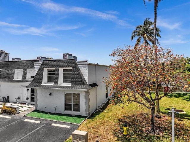 825 NE 26th Ave, Hallandale Beach, FL 33009