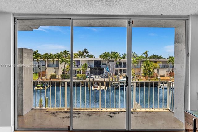 825 NE 26th Ave, Hallandale Beach, FL 33009