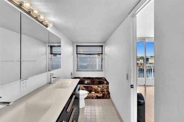 825 NE 26th Ave, Hallandale Beach, FL 33009