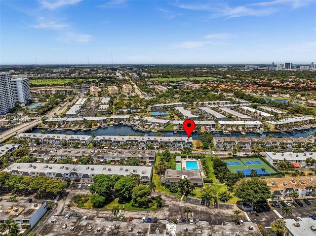 825 NE 26th Ave, Hallandale Beach, FL 33009