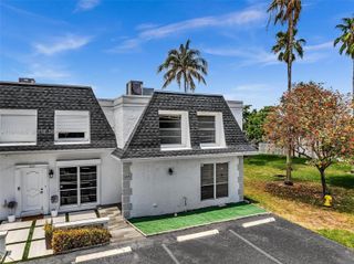 825 NE 26th Ave, Hallandale Beach, FL 33009