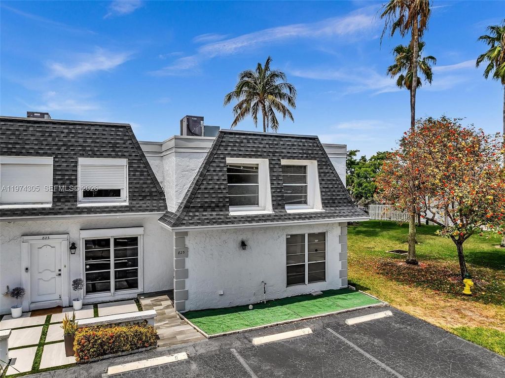 825 NE 26th Ave, Hallandale Beach, FL 33009