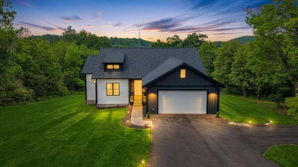 5405 Crescent BLVD, Roanoke, VA 24018
