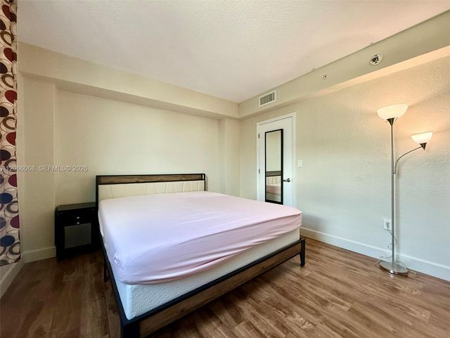7501 E Treasure Drive 3H, North Bay Village, FL 33141