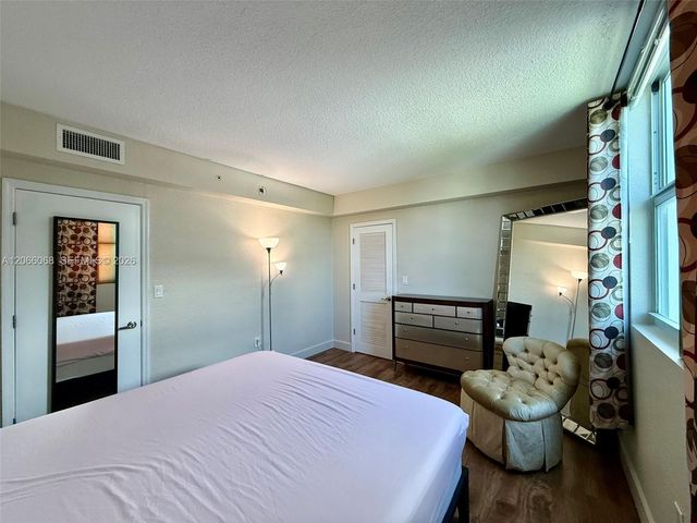 7501 E Treasure Drive 3H, North Bay Village, FL 33141