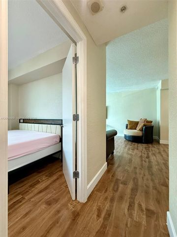 7501 E Treasure Drive 3H, North Bay Village, FL 33141