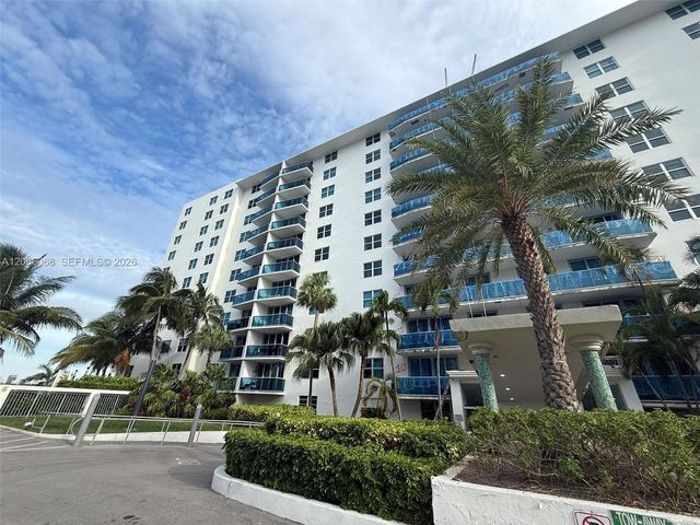 7501 E Treasure Drive 3H, North Bay Village, FL 33141