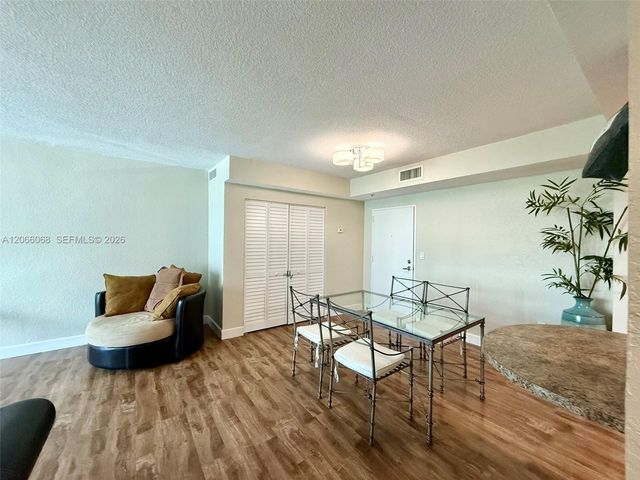 7501 E Treasure Drive 3H, North Bay Village, FL 33141