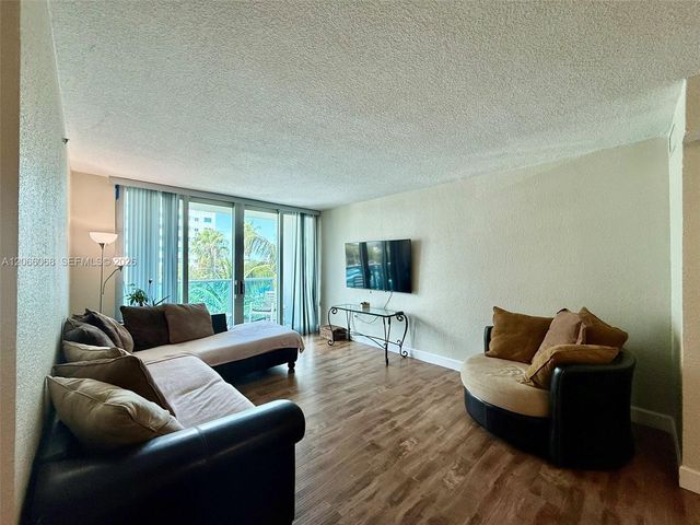 7501 E Treasure Drive 3H, North Bay Village, FL 33141
