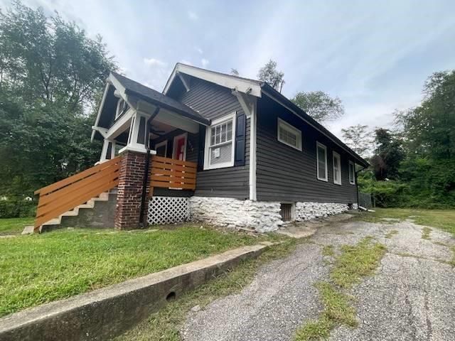 5030 Walrond Avenue, Kansas City, MO 64130