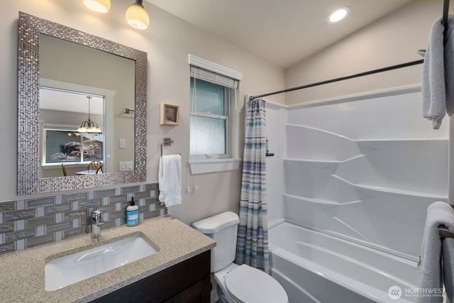 11236 108th Ave Ne, Kirkland, WA 98033