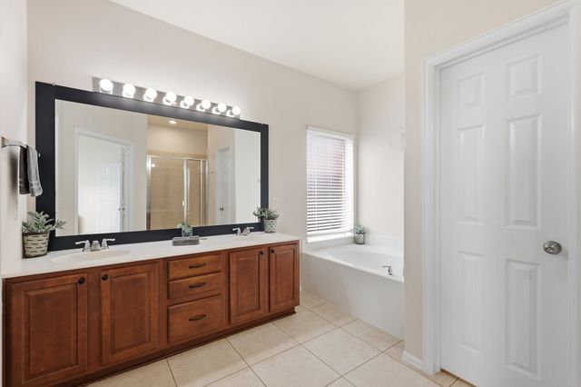 1818 Clear Summit Lane, Mansfield, TX 76063