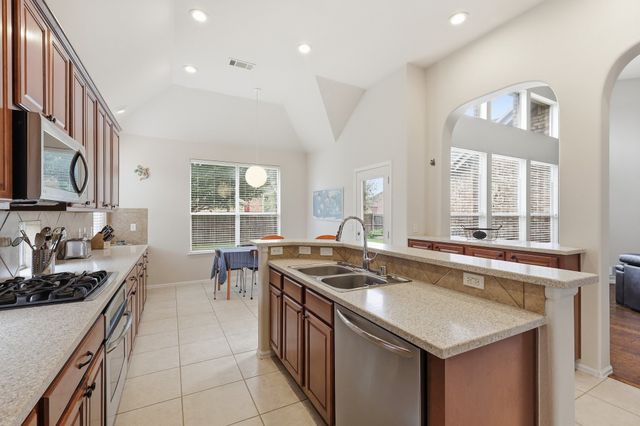 1818 Clear Summit Lane, Mansfield, TX 76063
