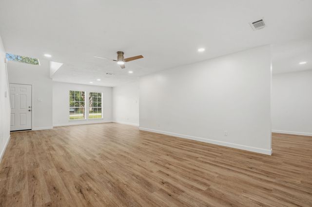 7106 Durango Drive, Magnolia, TX 77354