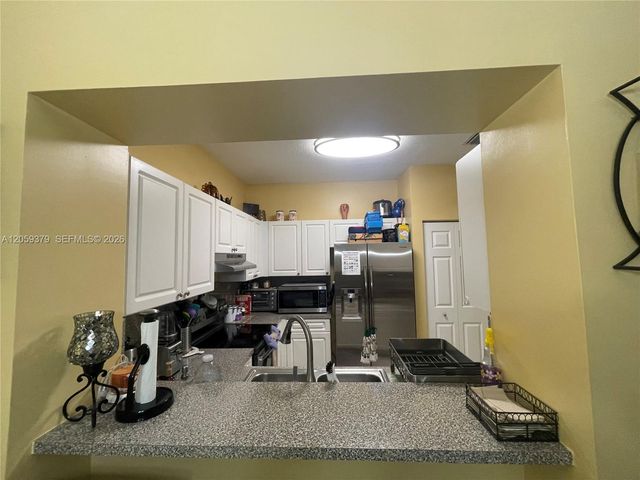 904 NW 100th Avenue, Pembroke Pines, FL 33024