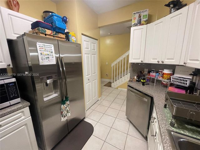 904 NW 100th Avenue, Pembroke Pines, FL 33024
