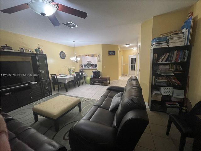 904 NW 100th Avenue, Pembroke Pines, FL 33024