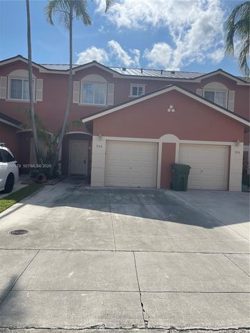 904 NW 100th Avenue, Pembroke Pines, FL 33024