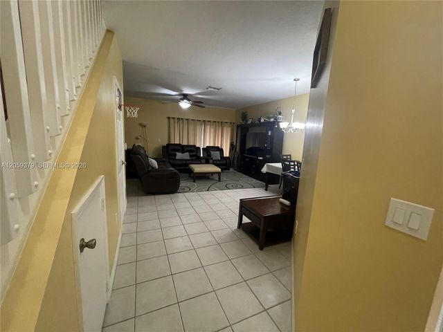 904 NW 100th Avenue, Pembroke Pines, FL 33024