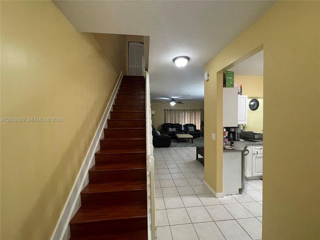 904 NW 100th Avenue, Pembroke Pines, FL 33024
