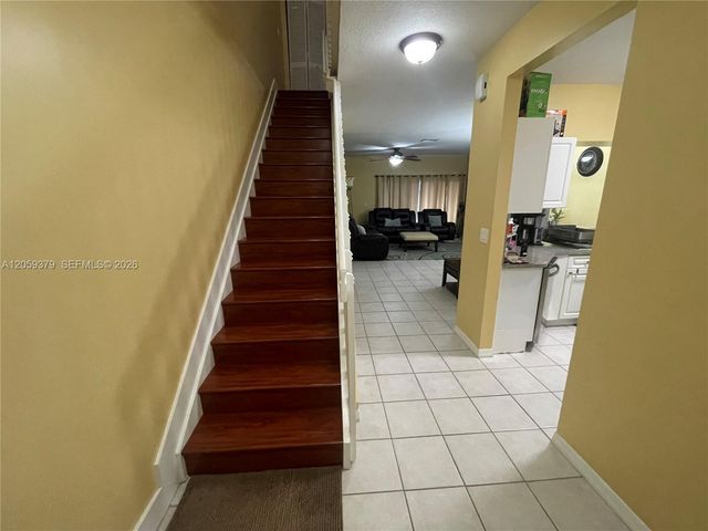904 NW 100th Avenue, Pembroke Pines, FL 33024