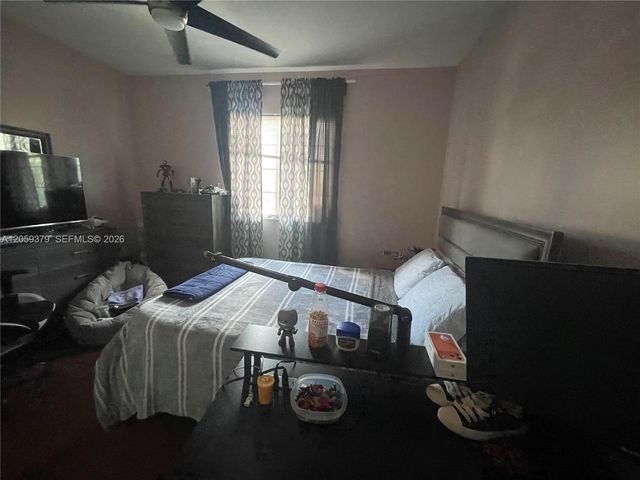 904 NW 100th Avenue, Pembroke Pines, FL 33024