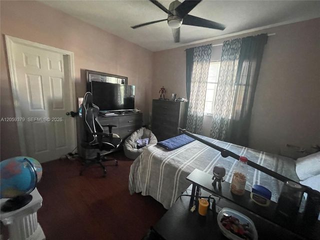 904 NW 100th Avenue, Pembroke Pines, FL 33024