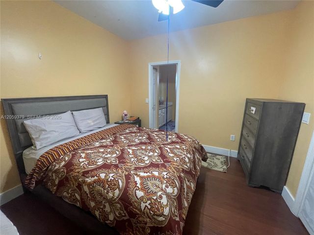 904 NW 100th Avenue, Pembroke Pines, FL 33024