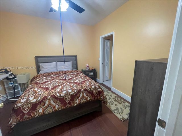904 NW 100th Avenue, Pembroke Pines, FL 33024