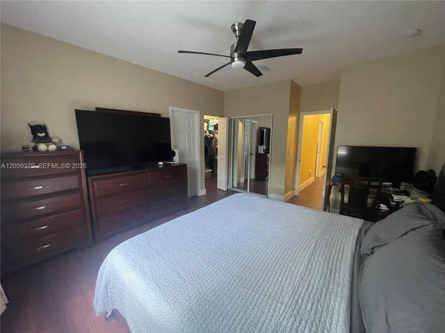 904 NW 100th Avenue, Pembroke Pines, FL 33024