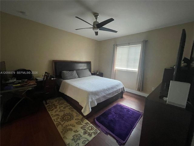 904 NW 100th Avenue, Pembroke Pines, FL 33024