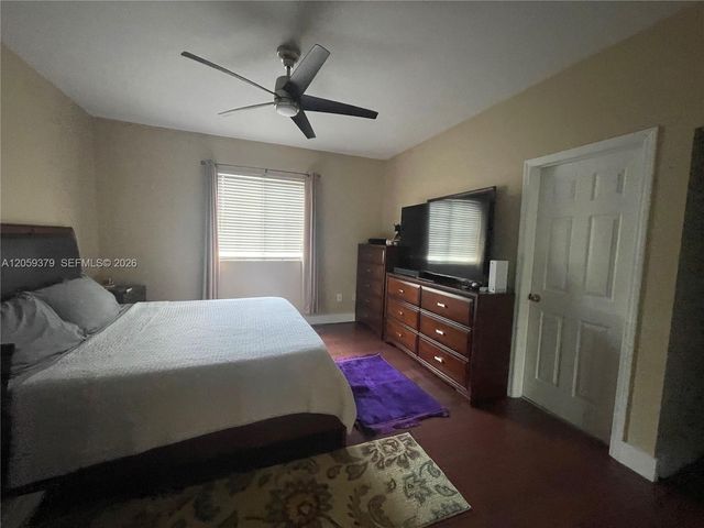 904 NW 100th Avenue, Pembroke Pines, FL 33024