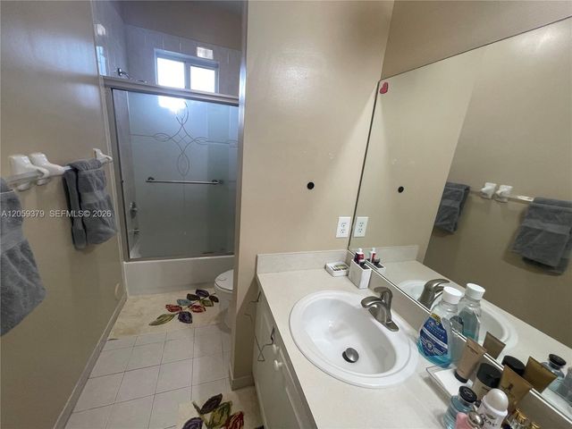 904 NW 100th Avenue, Pembroke Pines, FL 33024