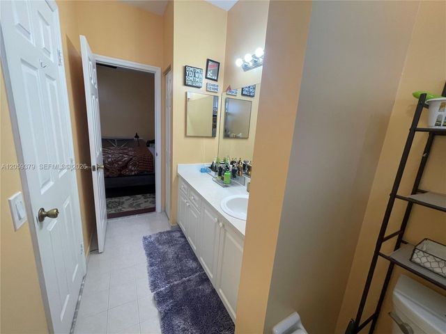 904 NW 100th Avenue, Pembroke Pines, FL 33024