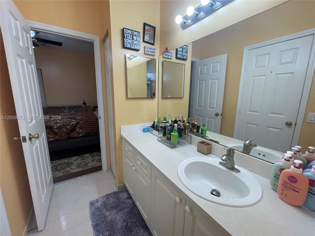 904 NW 100th Avenue, Pembroke Pines, FL 33024