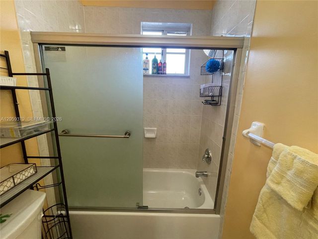 904 NW 100th Avenue, Pembroke Pines, FL 33024