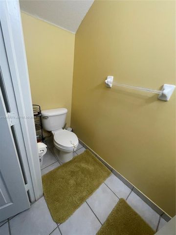 904 NW 100th Avenue, Pembroke Pines, FL 33024