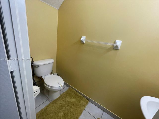 904 NW 100th Avenue, Pembroke Pines, FL 33024