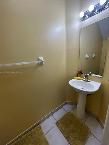 904 NW 100th Avenue, Pembroke Pines, FL 33024