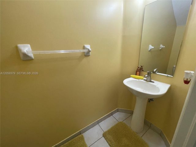 904 NW 100th Avenue, Pembroke Pines, FL 33024